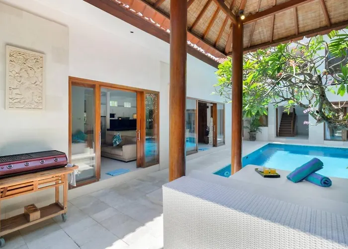 Super Value 3 Bed, Central Seminyak, Walk To Beach
